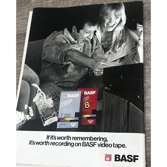 1990 Baseball Digest Magazine Yearbook Ryne Sandberg, Chicago Cubs Will Clark - Picture 6 of 6